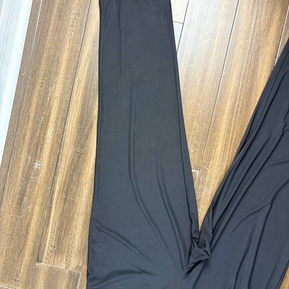 Gianni Bini size M Black Lace Illusion V Neck Long Sleeved Wide Leg Jumpsuit LBD - Picture 8 of 16